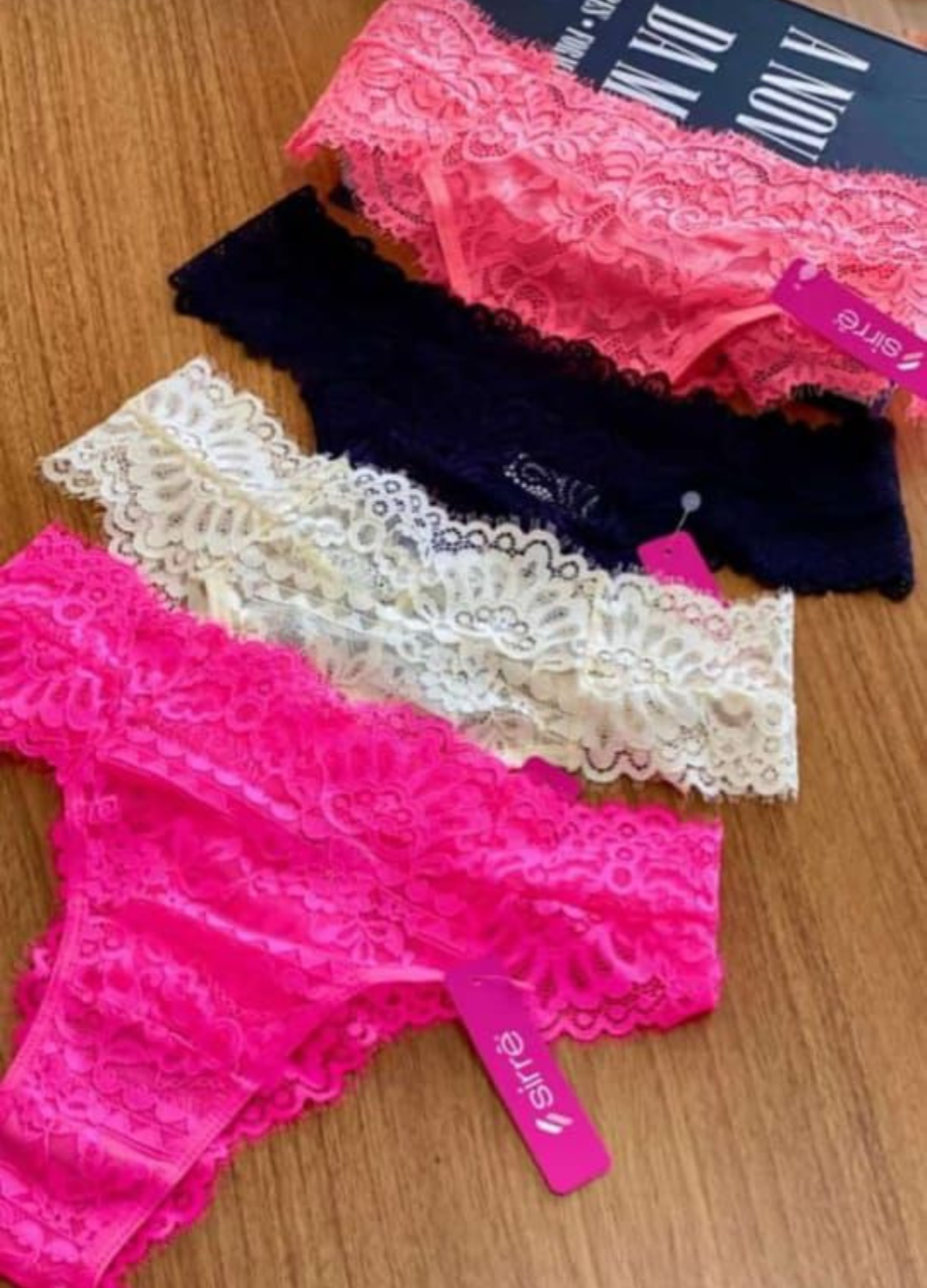 Calcinha de Renda Conforto Feminina  Women’s Lace Comfort Panty  Várias Cores